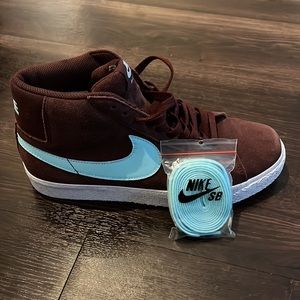 Nike Blazer Mid - Size 7.5 (Men) / 9 (Women)
